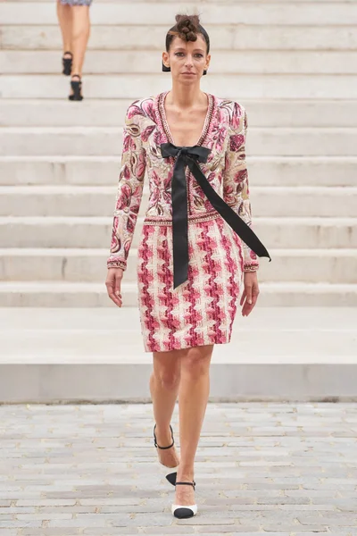Look 14